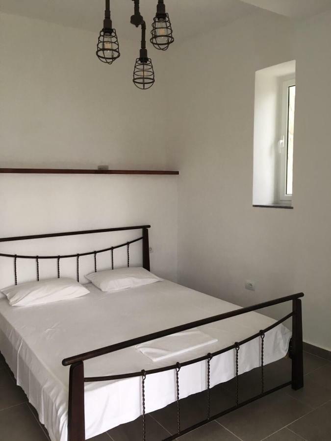 Valentina Rooms Qeparo Esterno foto